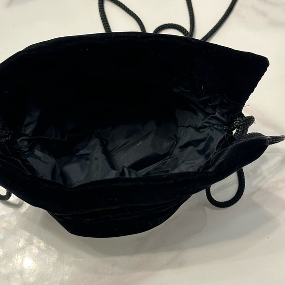 BLACK VELVET EVENING BAG -DRAWSTRING - Picture 3 of 6